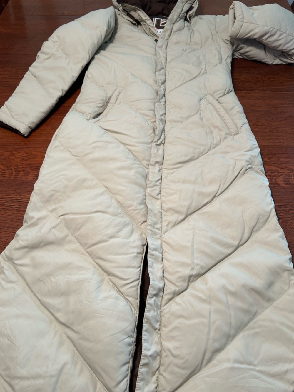 Burton Long Women's 30 % Down Puffer Coat in Light Beige with Brown Lining - Picture 5 of 8